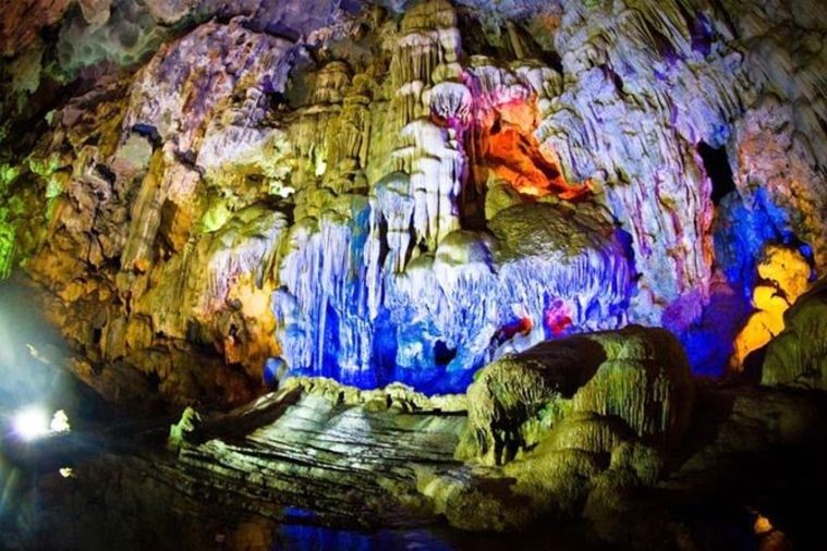 Động Kim Quy - Hạ Long